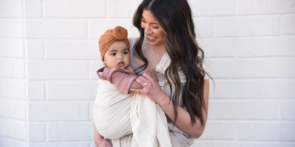 The Benefits of Carrying Your Baby in a Fabric Sling