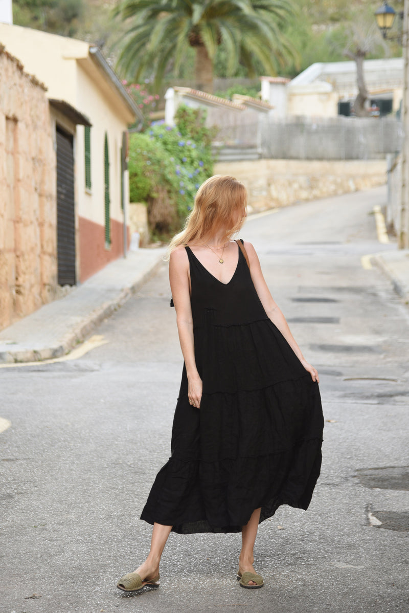 The Sevilla Dress // Noir