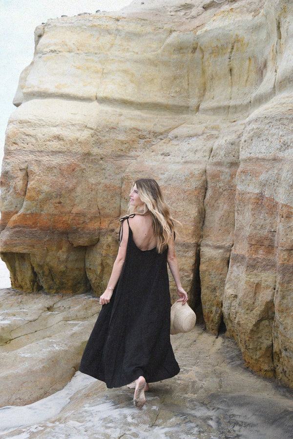 The Capri Dress // Noir