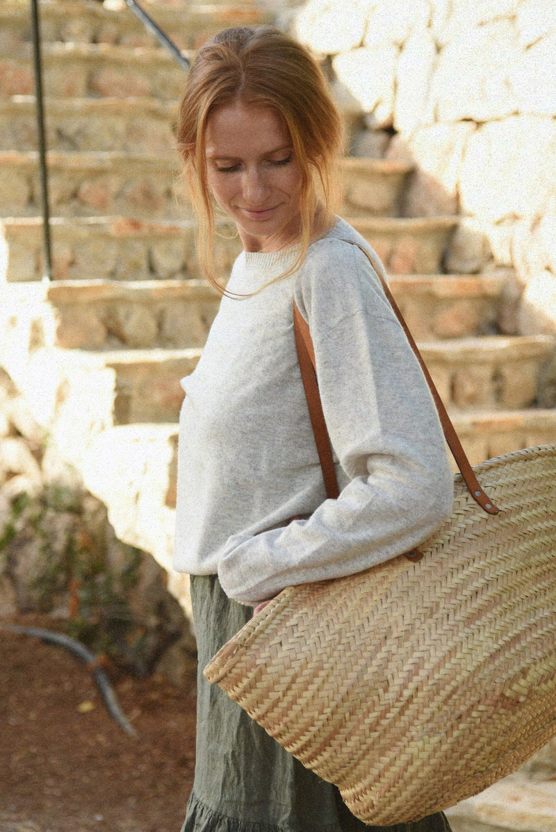The Cashmere Cove Crew Neck // Pebble