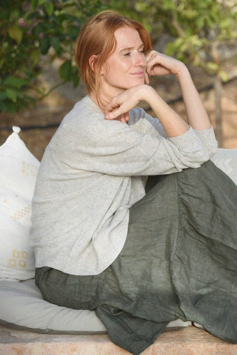 The Cashmere Cove Crew Neck // Pebble