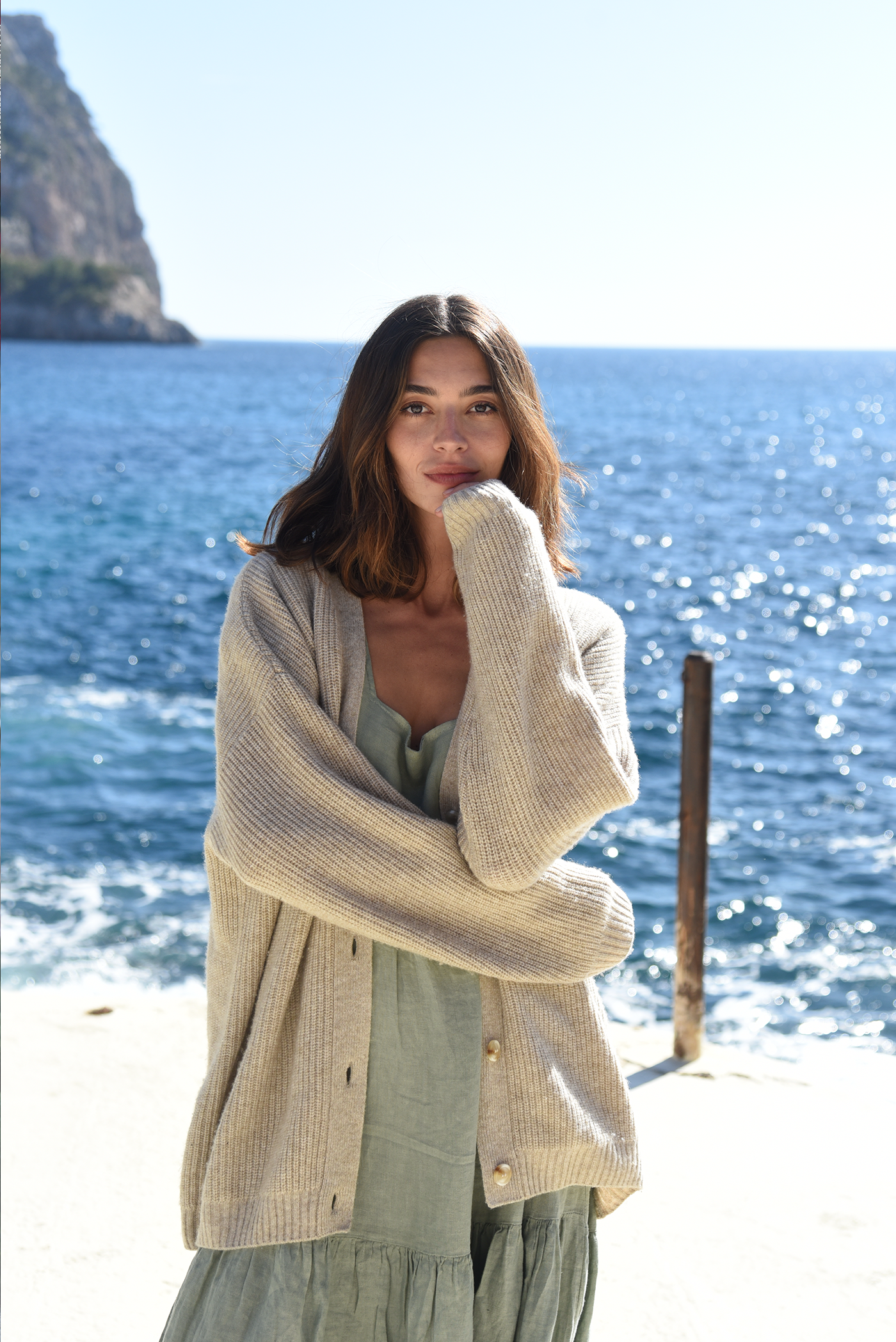 The Cashmere Muma Cardigan // Oatmeal