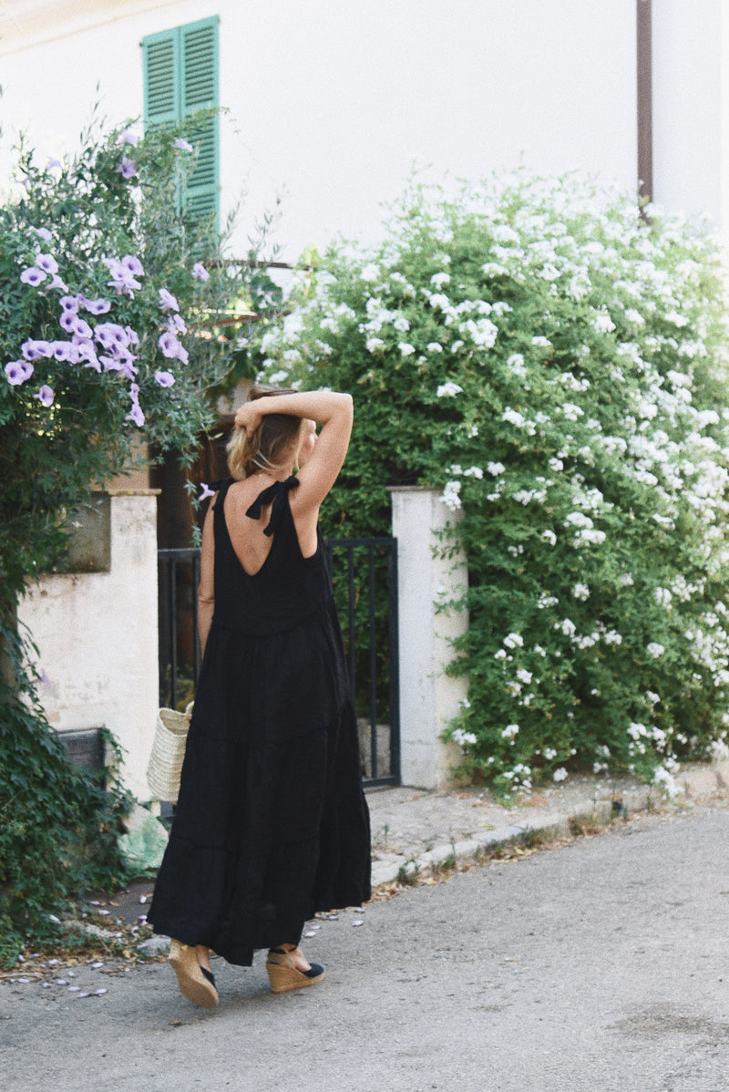 The Sevilla Dress // Noir